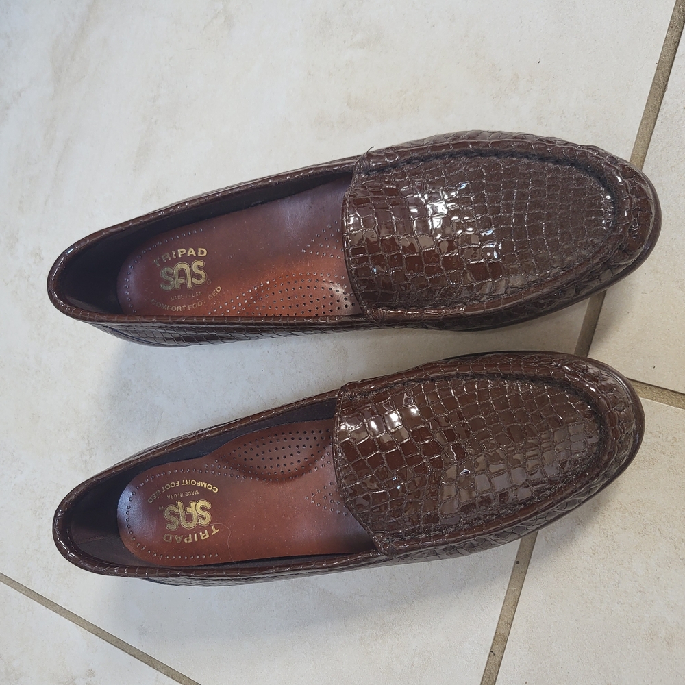 SAS Brown Leather Loafers Slip-On Elegance, Size 8.5S